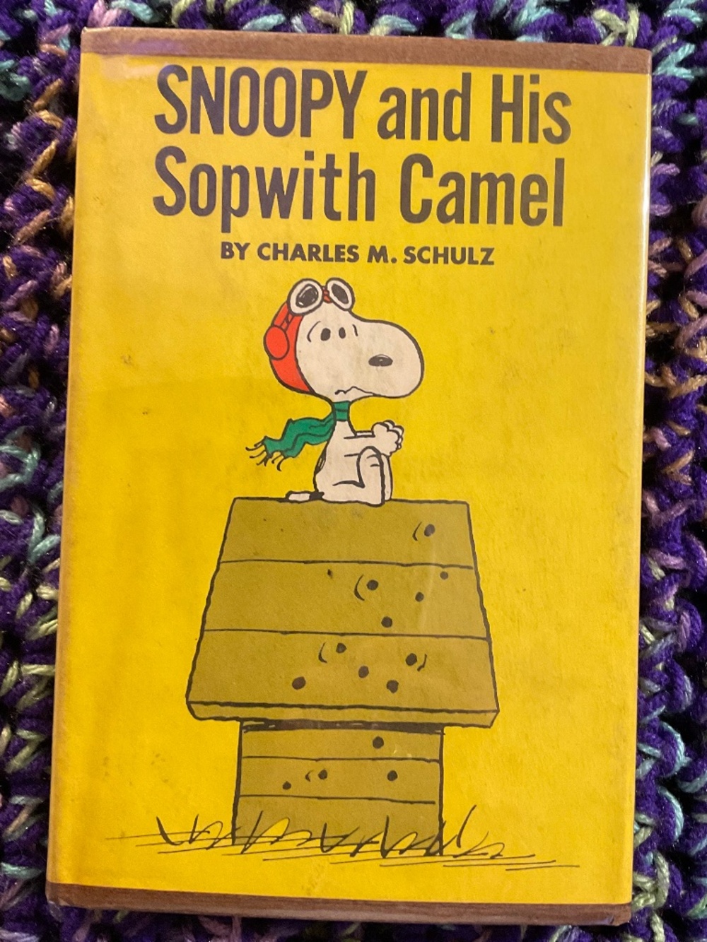 VTG-1969 peanuts” Snoopy and is Sopwith camel “ Hard cover Schulz